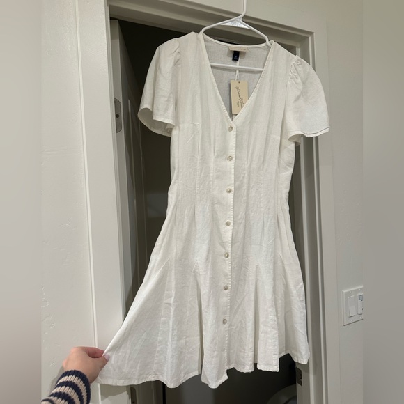Universal Thread Ivory Button-Down Dress - Picture 2 of 4